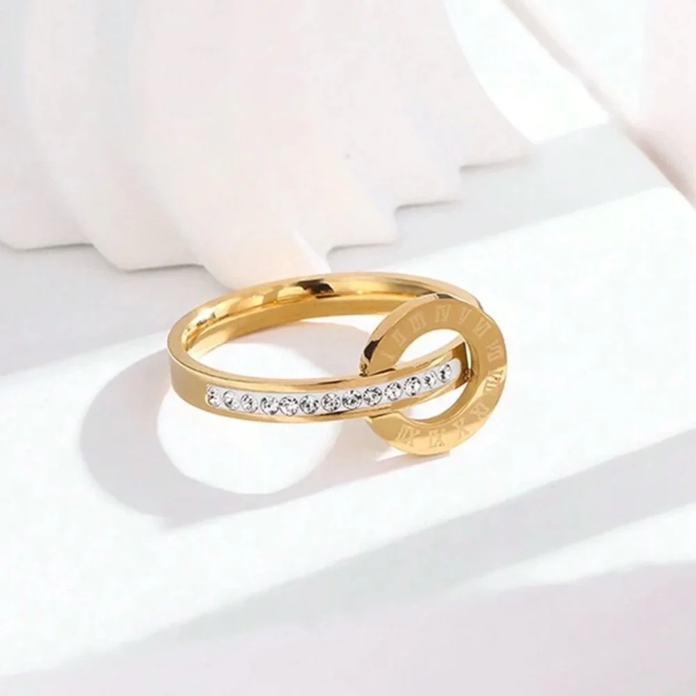 NWT Elegant Gold Stainless Steel Roman Numeral Ring with Zirconias Size 8